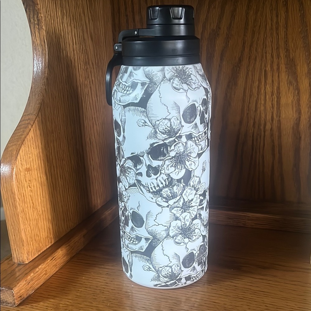Skull and Floral Black and White Hydropeak Water Bottle